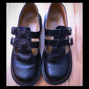 MOVING SALE 🔥🔥 Vintage Doc Marten Mary Janes !!